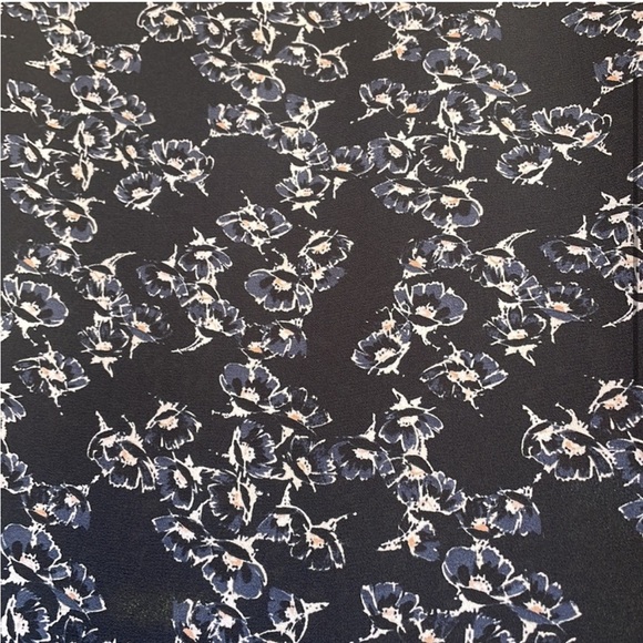 Banana Republic Floral Short Sleeved Blouse - Picture 3 of 7